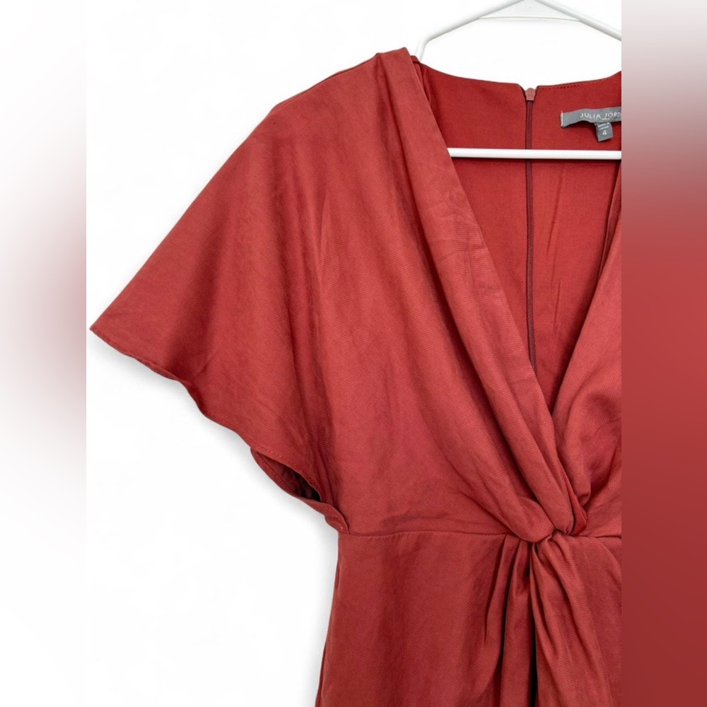 NWT Julia‎ Jordan Flutter Sleeve Twist Front V Neck Sheath Dress Rust Size 4 - Picture 2 of 7
